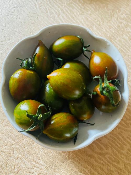 迷彩小番茄圣女果是转基因食品吗_迷彩小番茄是什么品种 迷彩小番茄圣女果是转基因食品吗_迷彩小番茄是什么品种 番茄种植技巧